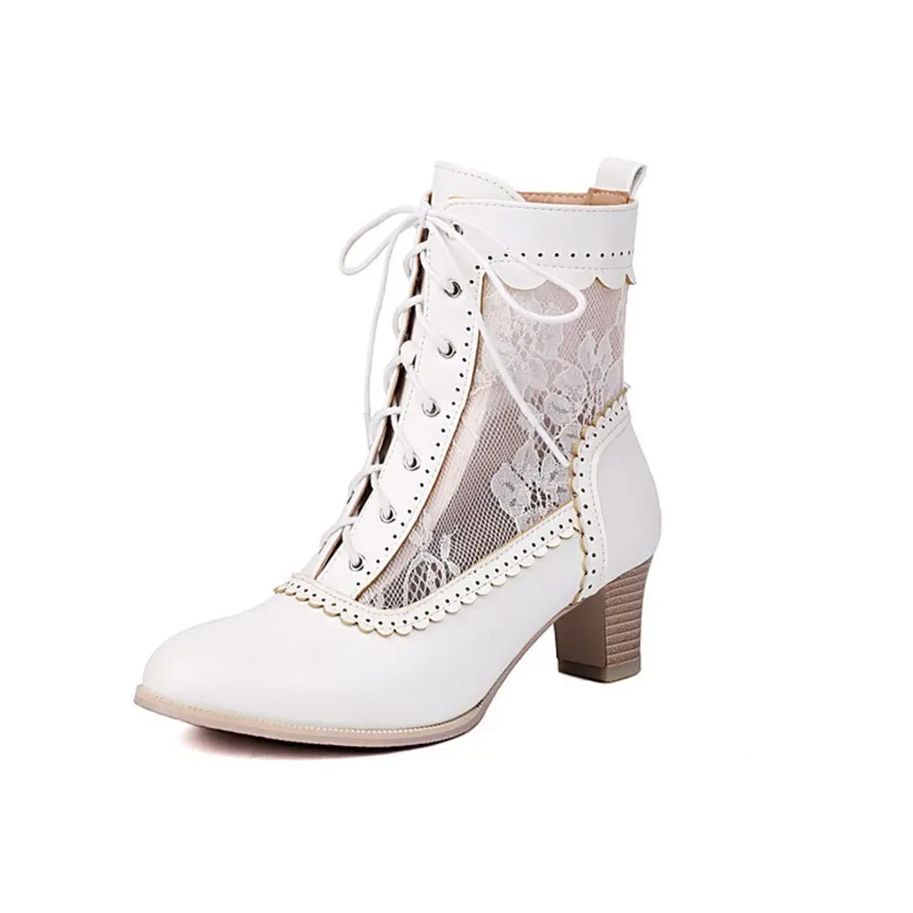 Vintage Fashion Outfit - Stivaletti Vintage in Pizzo Traforato alla