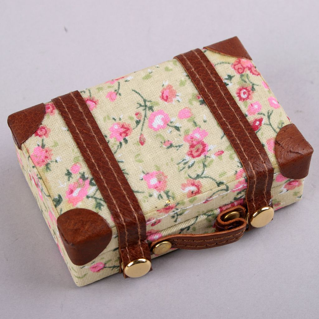 Wamami 4 #   Mini Valigetta Vi - Vintage Fashion Dolls recensione e prezzo