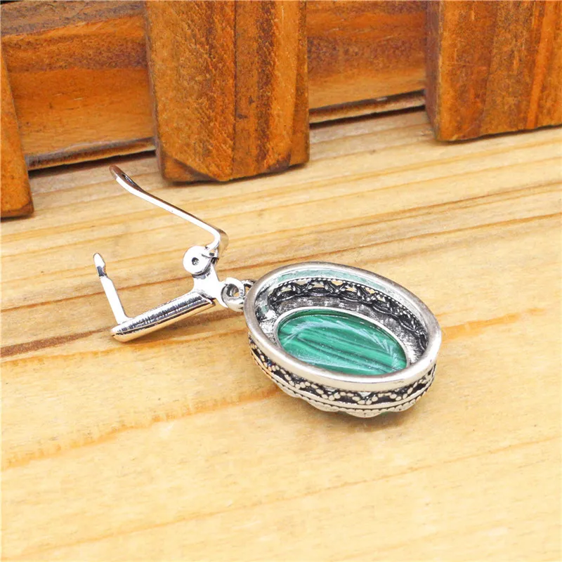 Fiore Ovale Malachite Ciondola - Vintage Fashion Looks recensione e prezzo