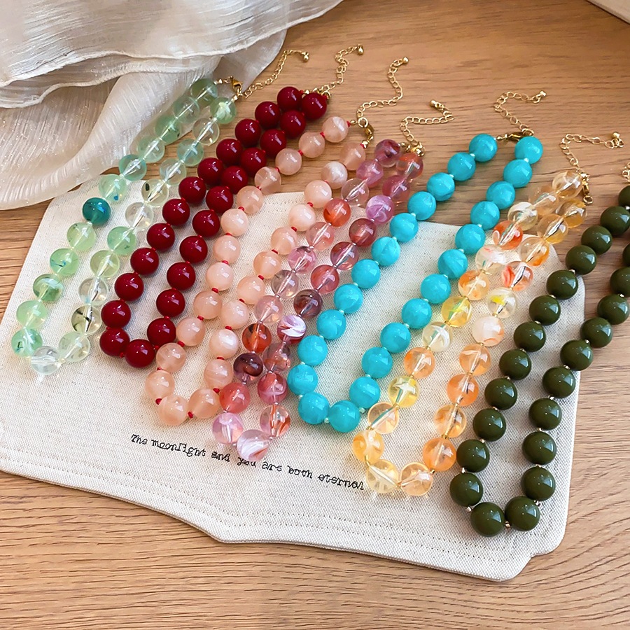 Collana girocollo con perle di - Vintage Fashion Coloring Pages recensione e prezzo