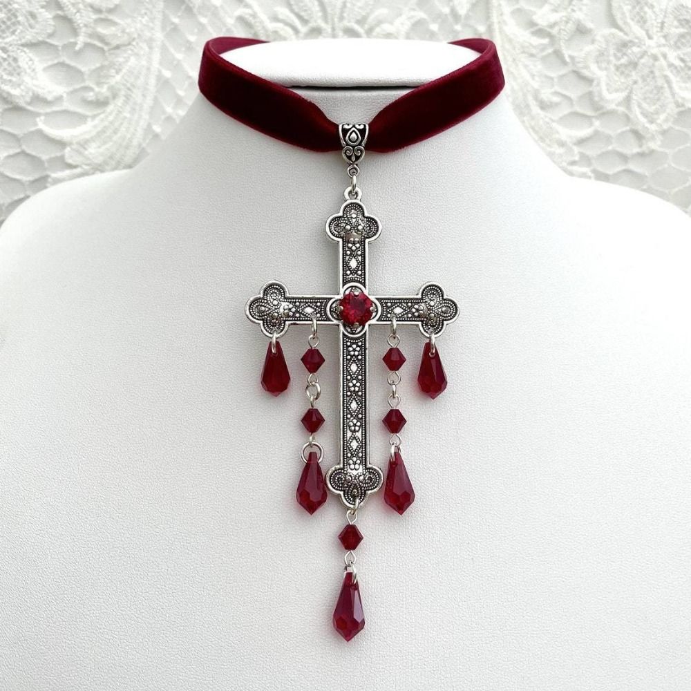 Girocollo con ciondolo a croce - Vintage Fashion Looks recensione e prezzo