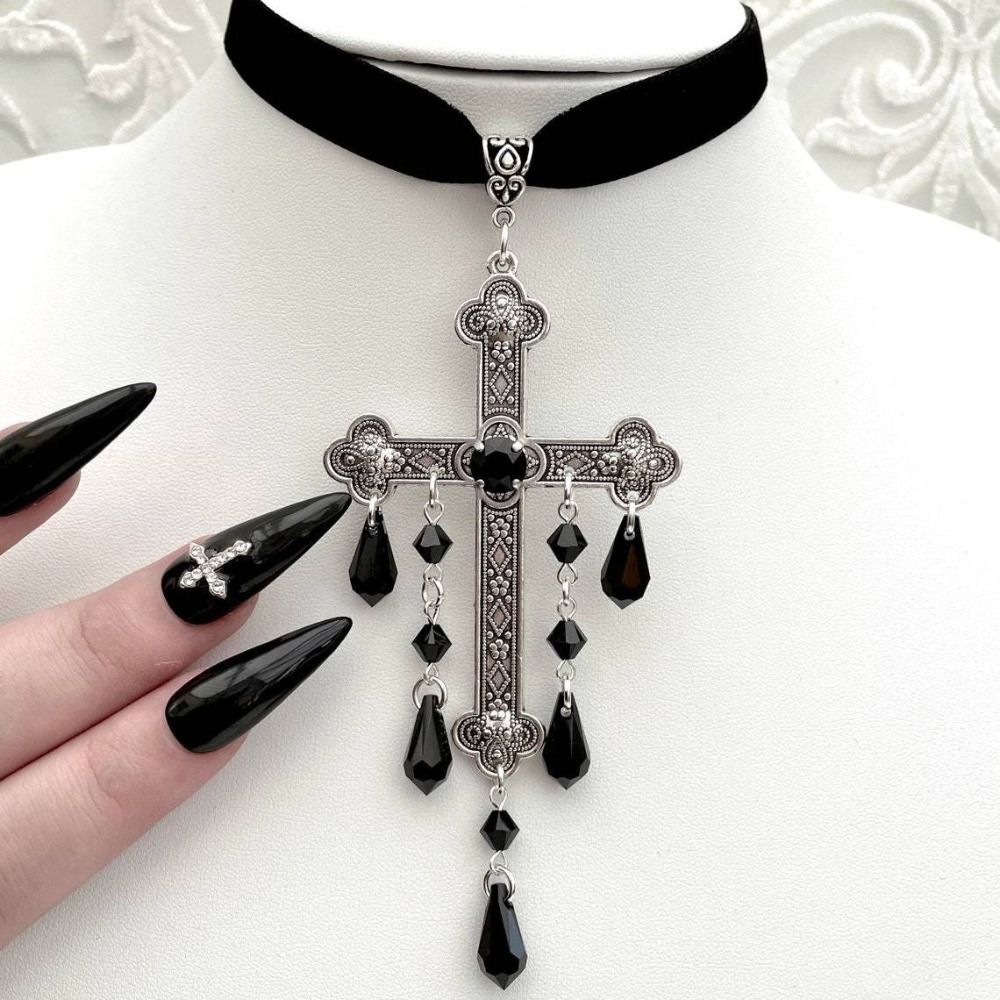 Girocollo con ciondolo a croce - Vintage Fashion Looks recensione e prezzo